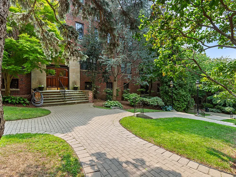 315 Tappan St #1 — Photo 15
