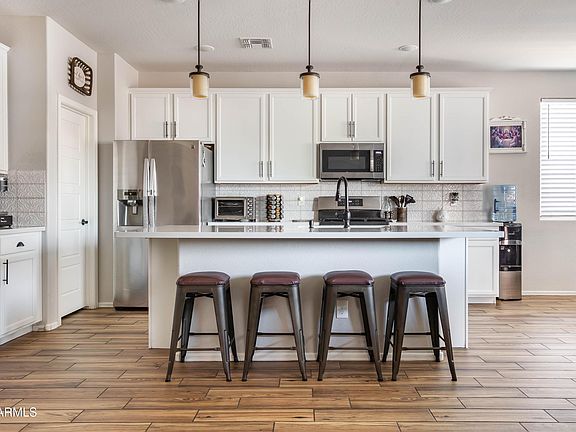 4th image of 7039 N 84TH Avenue