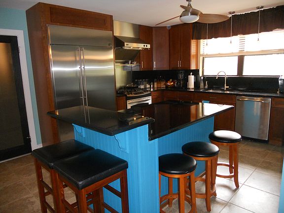 3rd image of 30 Oakwood Ct