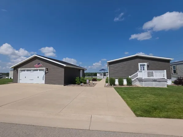 475 Sapphire Cir, Dubuque, IA 52001