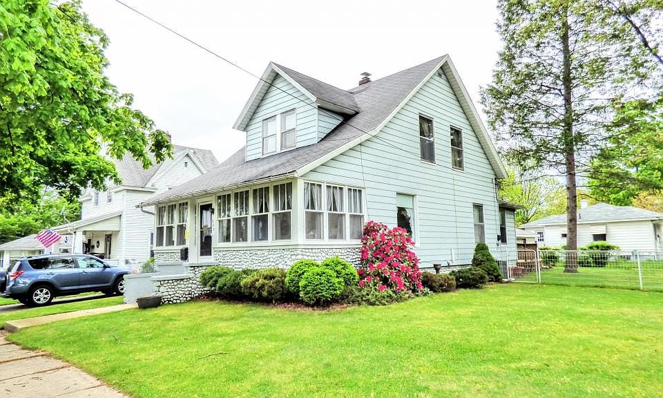1st image of 502 Spruce St