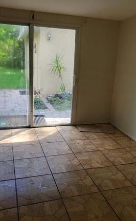 5th image of 4737 Vinson Way