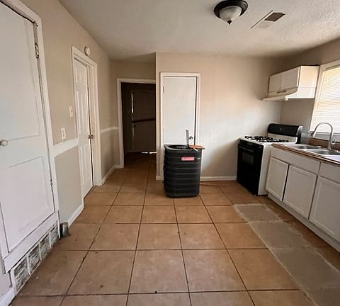 3rd image of 1470 Ethlyn Ave #1