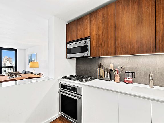 4th image of 515 E 72nd St APT 29J