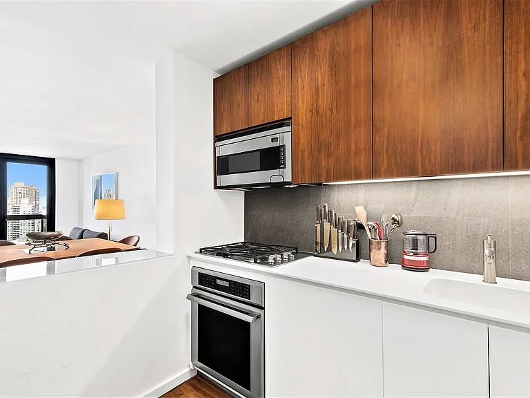 515 E 72nd St #29J — Photo 4