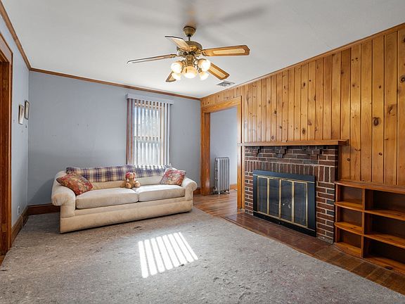 2nd image of 138 Forest St