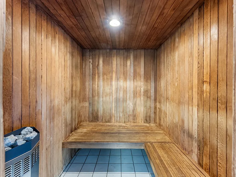 948 Esquimalt Rd — Photo 28