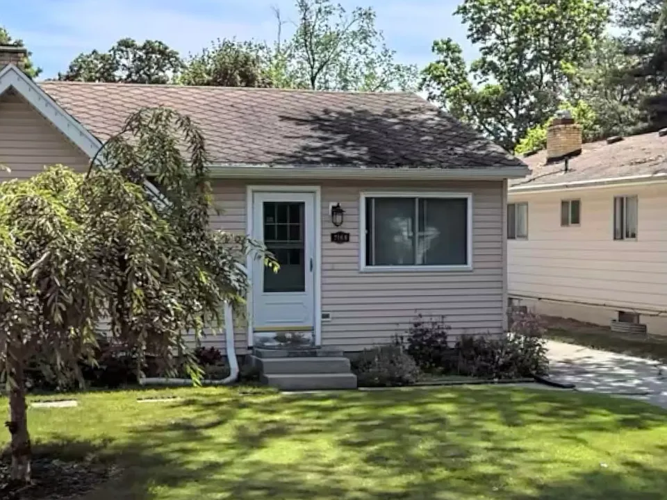 Meadowlawn Dr