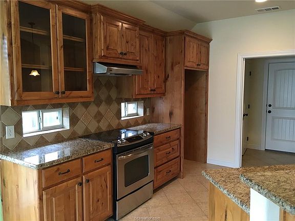 3rd image of 3904 Incourt Ln