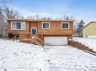 2722 Aurora Dr, Lansing, MI 48910