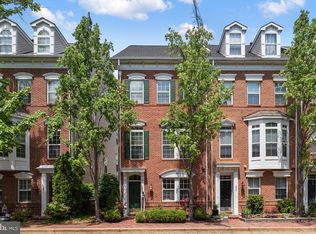 257 Medlock Ln, Alexandria, VA 22304