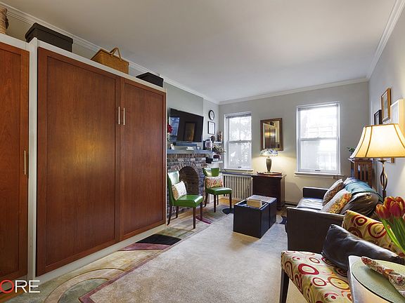 3rd image of 335 W 21st St APT 1RW