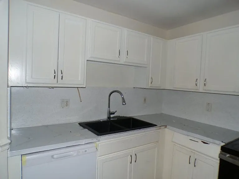 1620 Cetona Dr — Photo 6