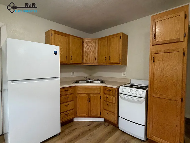 1205 S Market St — Photo 5
