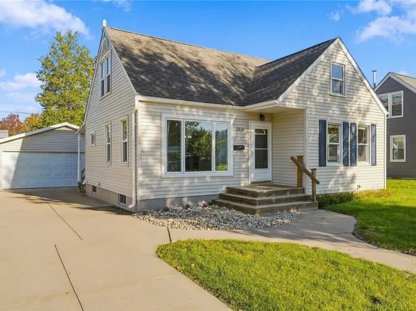 2036 Franklin Ave NE, Cedar Rapids, IA 52402