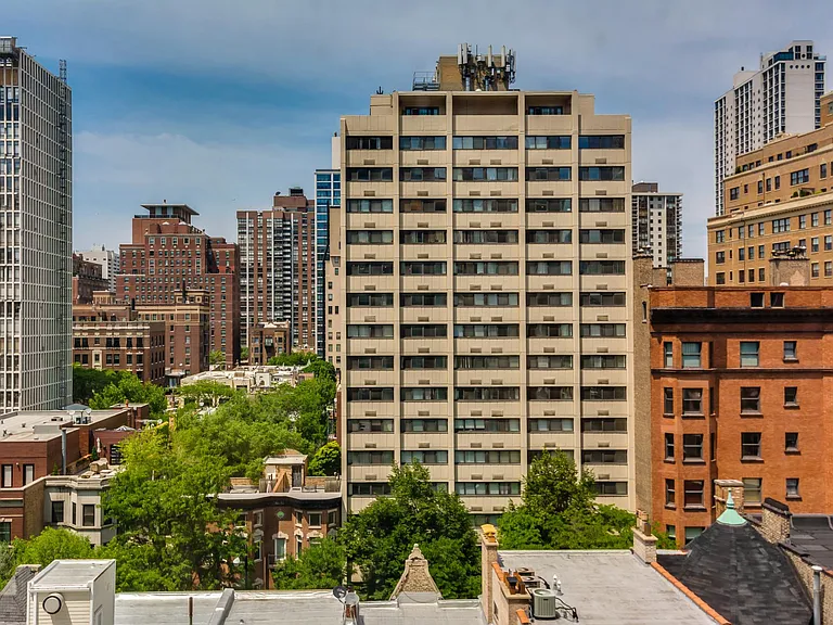 30 E Elm St #B — Photo 9