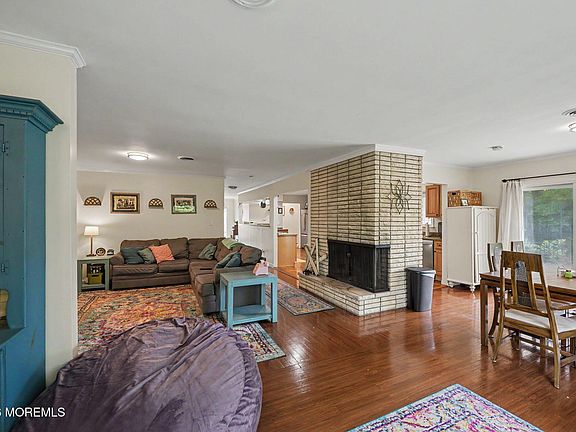 3rd image of 699 Aldrich Road