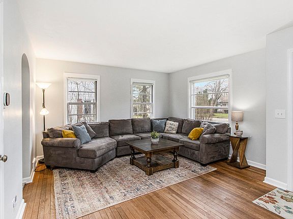 4th image of 1411 Royce Ave