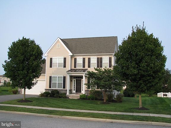 3rd image of 423 Georgiana Dr