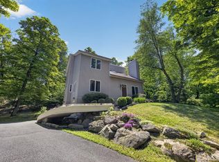 305 Oak Lane, Newburgh, NY 12550