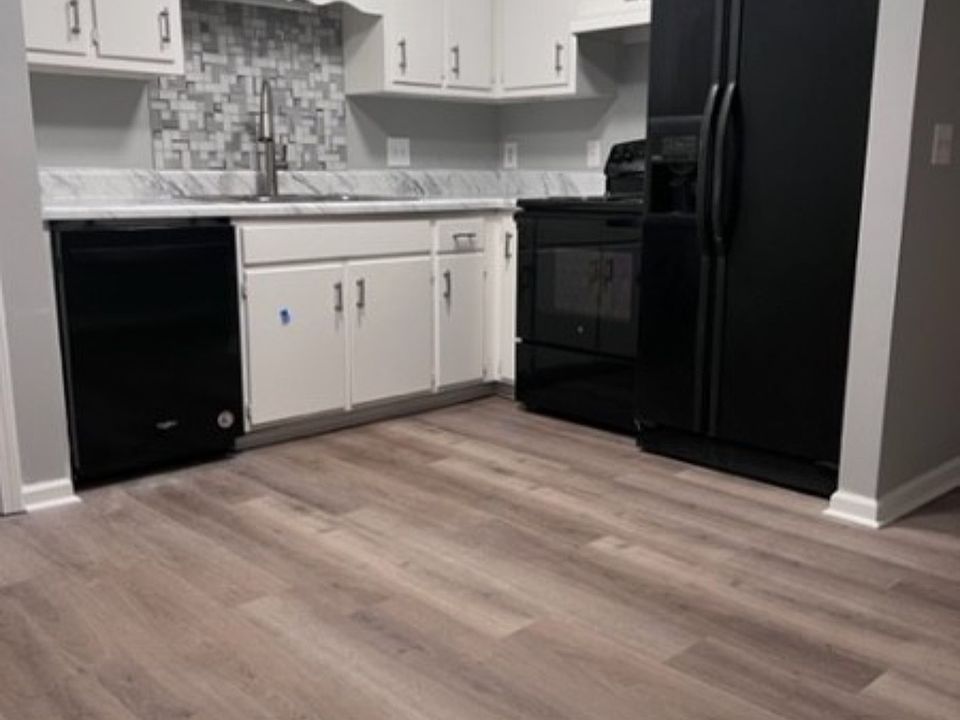 1st image of 518 Thomas Jefferson Cir