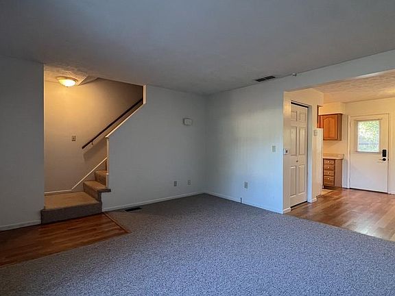 3rd image of 2189 Meadowlawn Dr #C