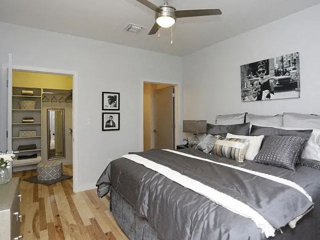 The Strand Apartments — Photo 25