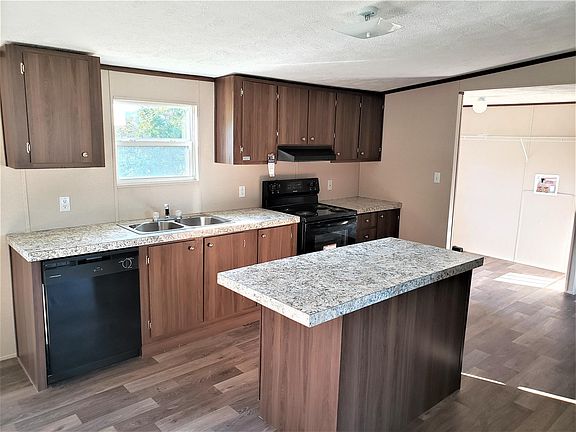 2nd image of 214 Hillcrest St