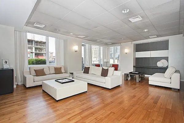 Sold by R New York | media 20