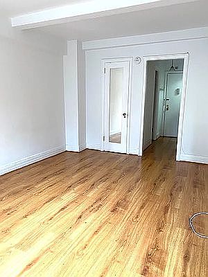 3rd image of 235 W 102nd St APT 5S