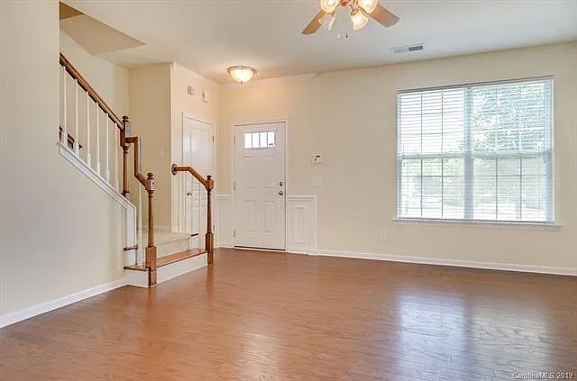 209 Spring Gardens Dr — Photo 14