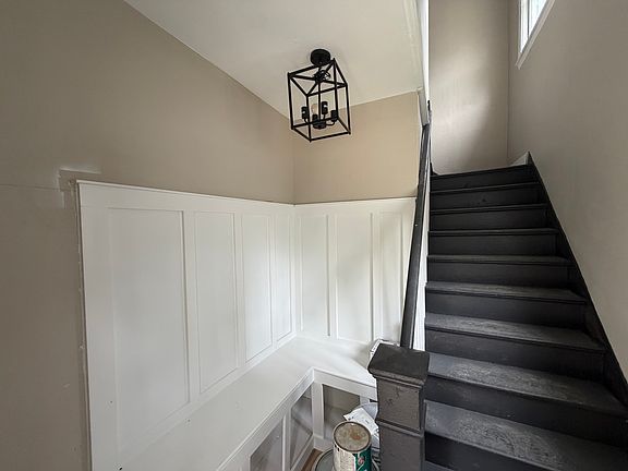 2nd image of 157 W Howard St