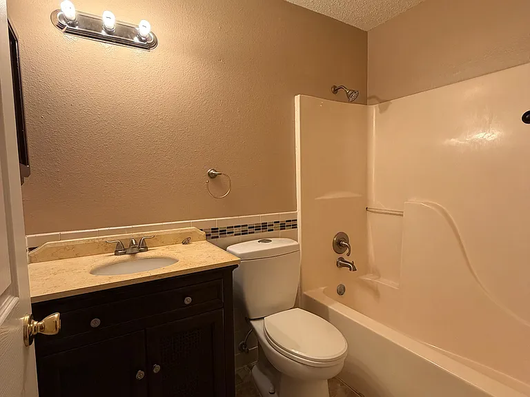 7901 Elk Dr — Photo 8