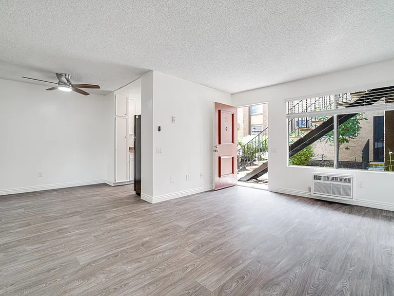Parkview Poway Apartments — Photo 31