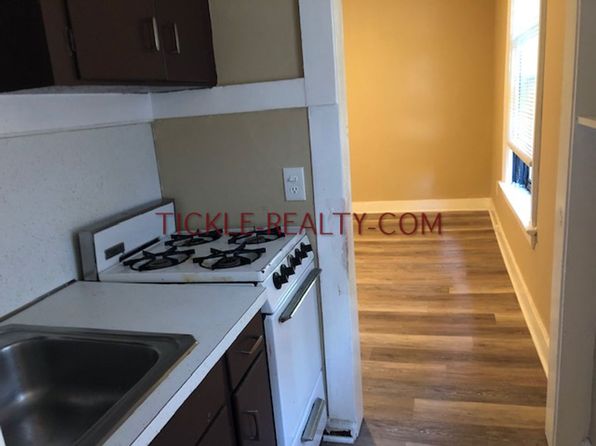 7 Birch Cres APT 4