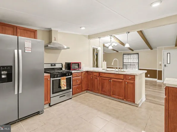 22 Magnolia Ln, Carlisle, PA 17015