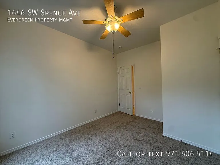 1646 SW Spence Ave — Photo 27