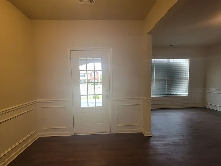 5150 Amberland Sq — Photo 6