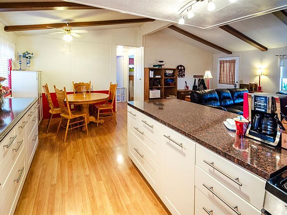 2nd image of 3320 Clubhouse Dr