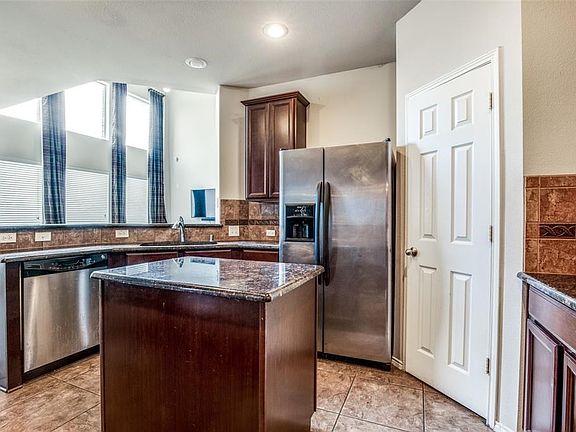 3rd image of 621 Cimarron Dr