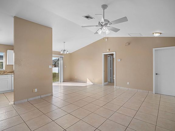 5th image of 2230 NW 1st Ave