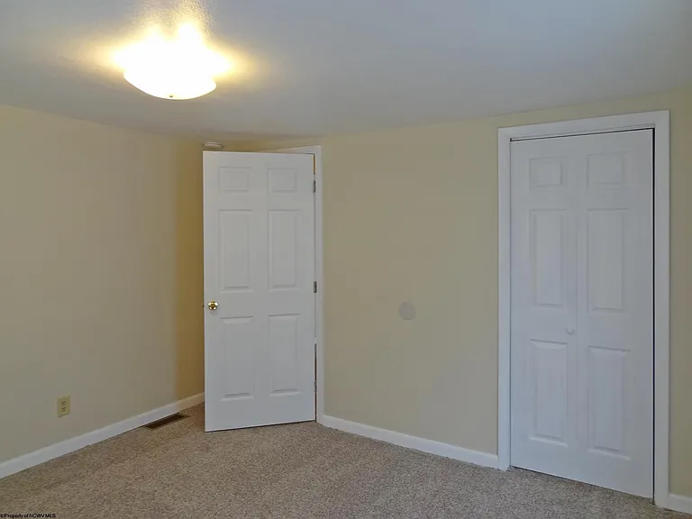 2726 Stewartstown Rd — Photo 25