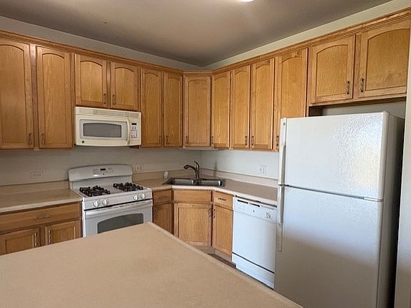 5th image of 2335 W Belle Plaine Ave APT 508