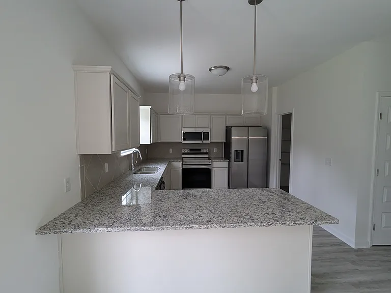 114 Alcove Ct — Photo 4