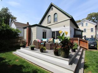 39 Extension St, Newport, RI 02840