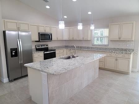 3rd image of 3964 LOVERING AVENUE