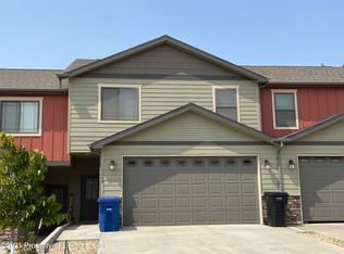 1049 Elm Ave, Dickinson, ND 58601