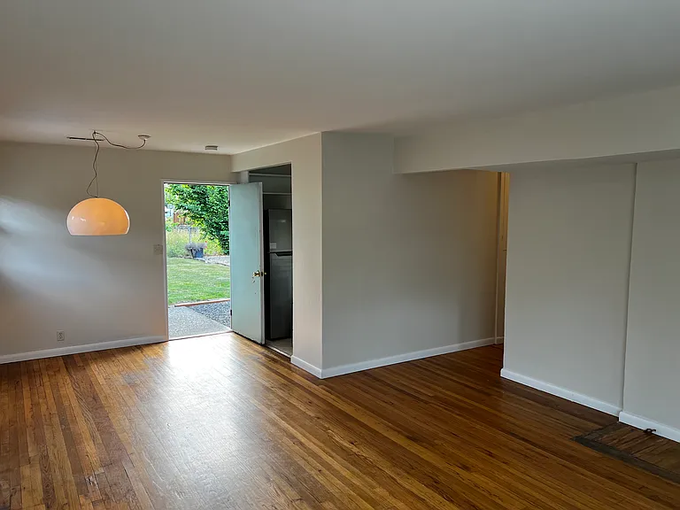 9537 N Tioga Ave — Photo 4