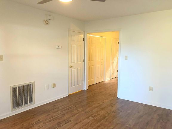5th image of 2821 Clarendon Ave NW #&-2823