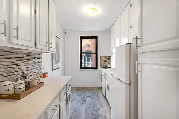 Sold by Compass | media 5